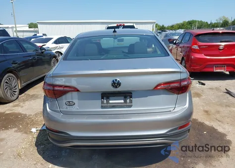 2024 Volkswagen Jetta 1.5T S z USA, uszkodzony, nr VIN 3VW5M7BU0RM055042